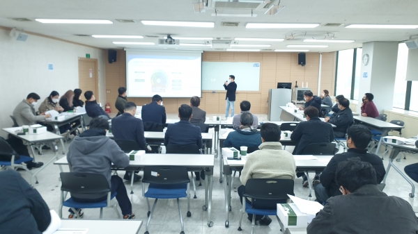 한국섬유개발연구원은 지난 7일 섬개연 9층에서 ‘친환경 생분해 섬유소재산업 활성화 지원’사업 성과 발표회를 가졌다.